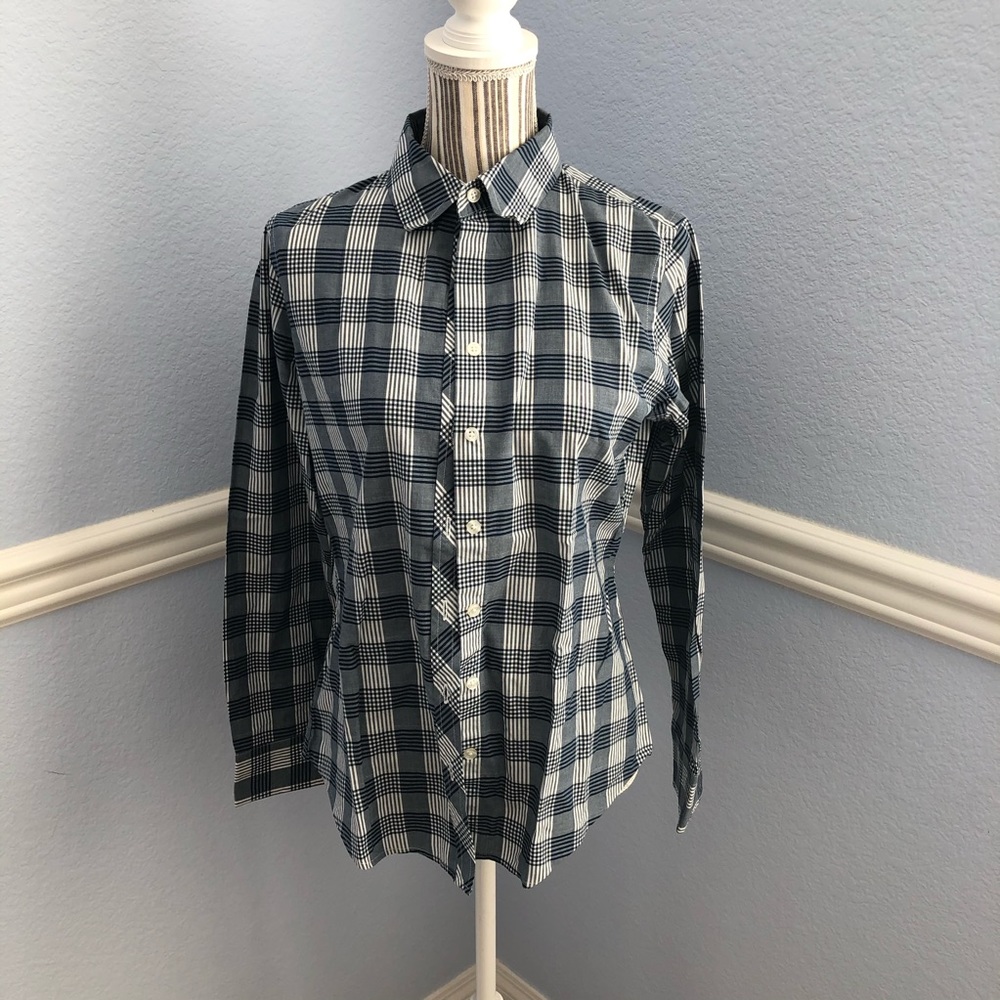 Banana republic blue soft wash shirt w/strips sz S